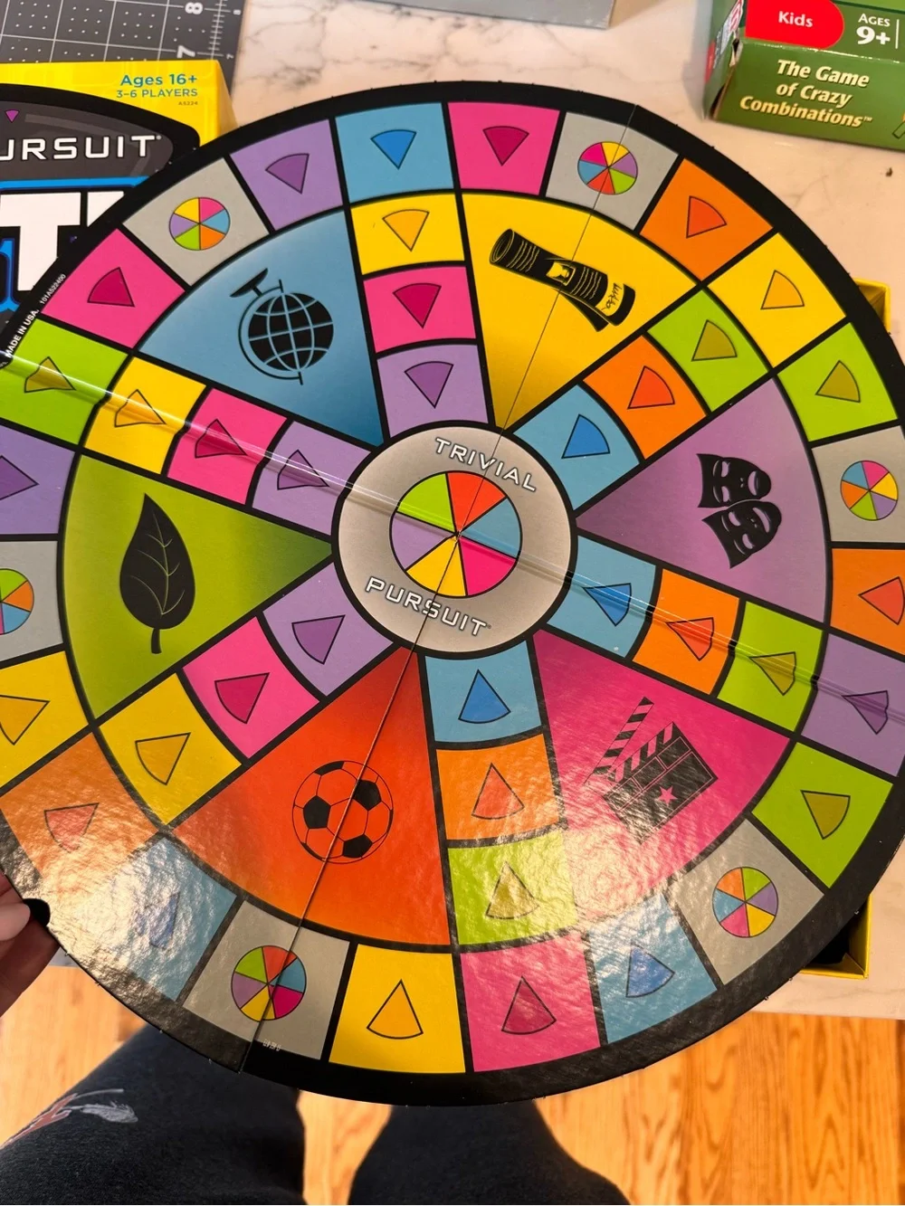 Hasbro trivial pursuit